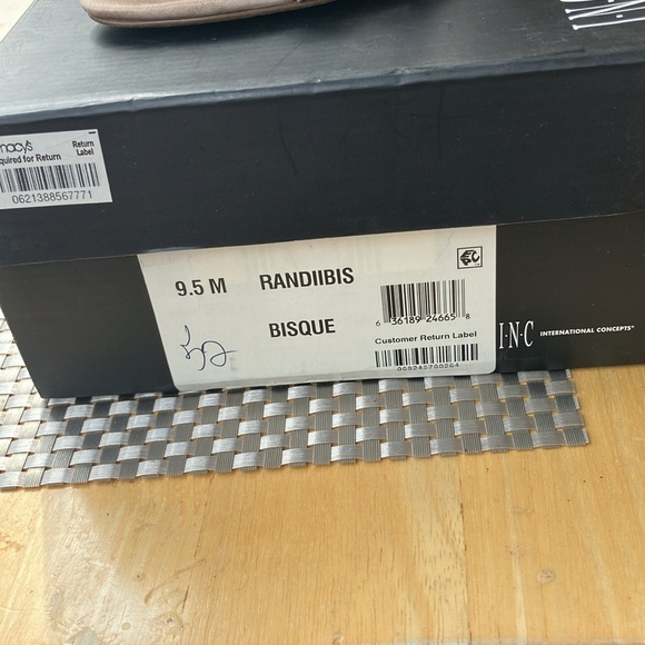 Inc RANDIIBIS heels in bisque - Picture 3 of 6